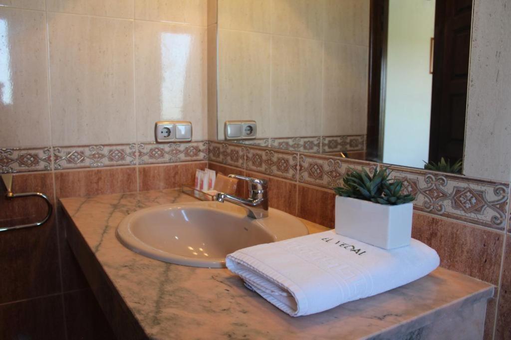 Hotel Rural El Vedal Muelas del Pan Екстериор снимка